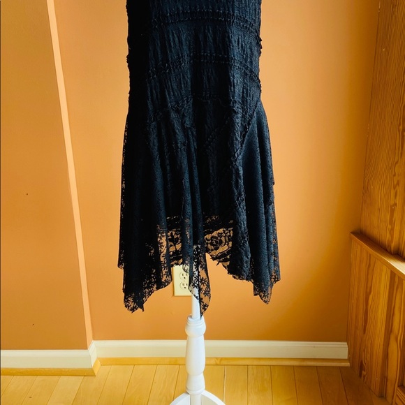 Hazel Black Midi Dress - Picture 6 of 10